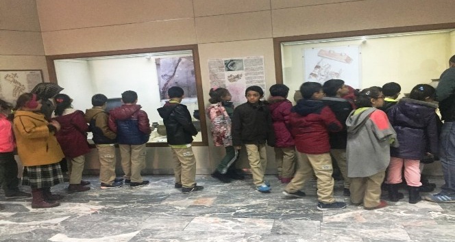 İlkokul öğrencileri müzeyi gezdi