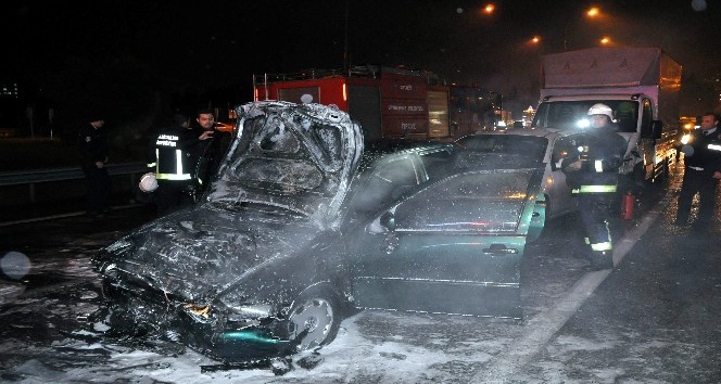 Antalya’da zincirleme kazada bir araç alev topuna döndü