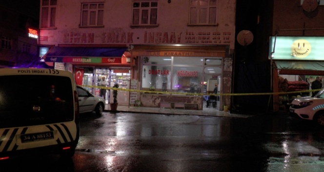 Sultanbeyli&#039;de kahvehaneye silahlı saldırı: 4 yaralı