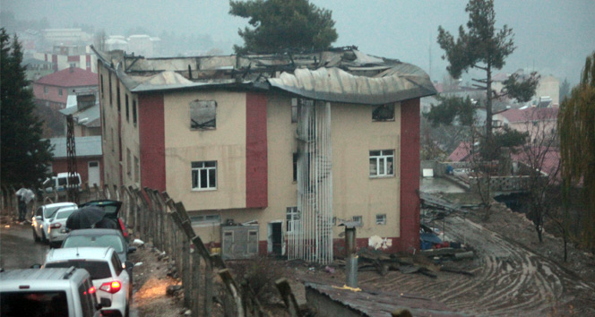 Yurttaki facianın izleri gün ağarınca ortaya çıktı