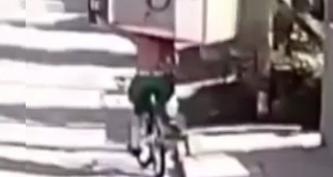 Bisiklet sırtında buzdolabı hırsızlığı