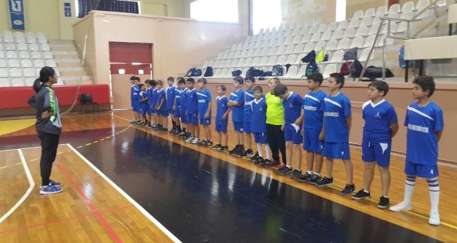 Foçalı hentbolcular, Handball At School Projesi’ne seçildi