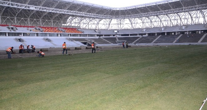 Yeni stadyumda çim serme işlemi tamamlandı