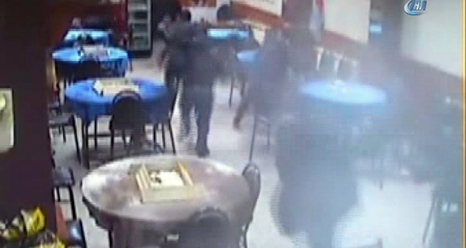 Kahvehaneye düzenlenen silahlı saldırının görüntüleri ortaya çıktı