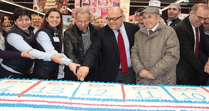 Türkiye’nin ilk hipermarketi İçerenköy CarrefourSA, 23. yılını kutladı