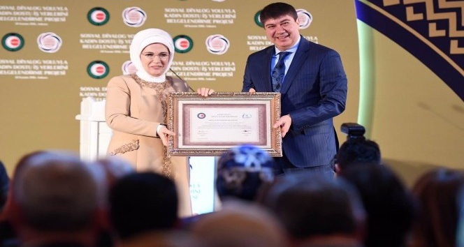 Antalya Büyükşehir’e  ’Kadın dostu iş yeri &quot;birincilik ödülü