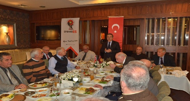Başkan Ataç efsane futbolcularla bir araya geldi