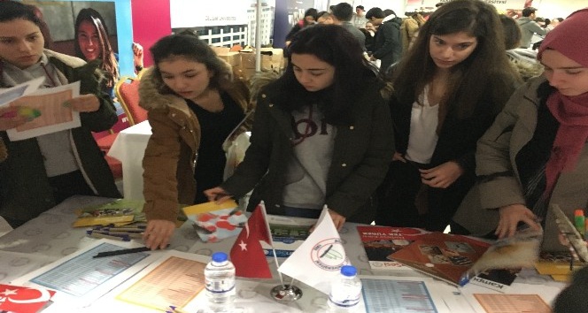 BEÜ Balıkesir’de üniversite tanıtım fuarına katıldı