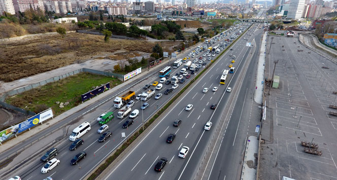 İBB&#039;nin bitmeyen çalışması Anadolu Yakası&#039;nın trafiğini kilitledi