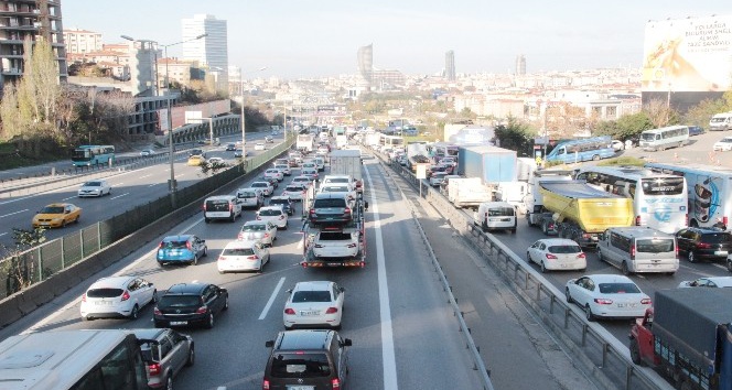 İBB’nin bitmeyen çalışması Anadolu Yakası’nın trafiğini kilitledi