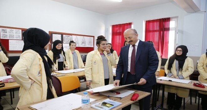 Başkan Altunay’dan okul ziyaretleri