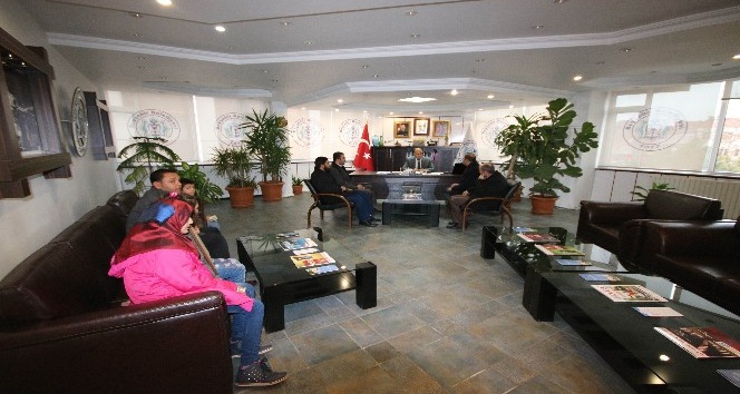 Suriyeli öğrenciler Beyşehir Belediyesi’ni ziyaret etti