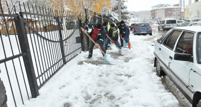 Palandöken Belediyesi karla mücadeleye başladı