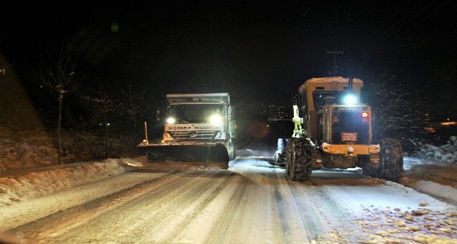 Başiskele Belediyesi karla mücadele için 123 personel 34 araçla hazır