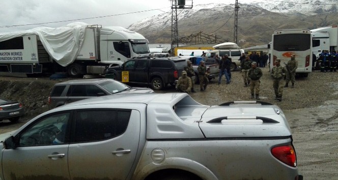 Şirvan’da kar ve yağmur, işçileri arama çalışmalarını aksatmadı