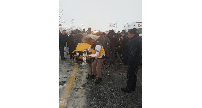 Bitlis’te trafik kazası, 4 yaralı