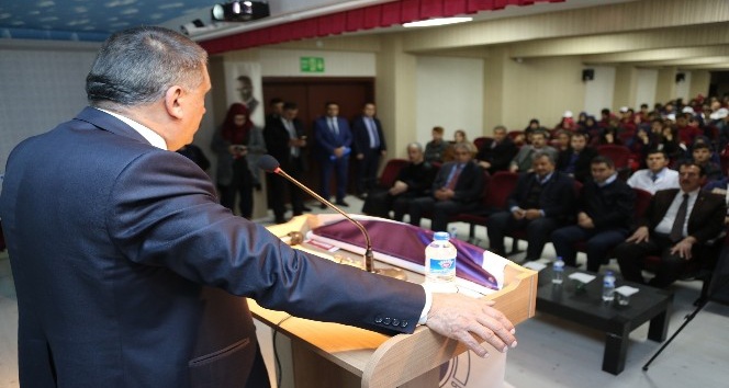 Başkan Gürkan kariyer günlerine katıldı