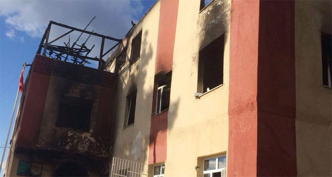 Adana&#039;daki kız öğrenci yurdunda çıkan yangını araştırmak üzere komisyon kuruldu
