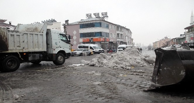 Varto Belediyesinin kar mesaisi başladı