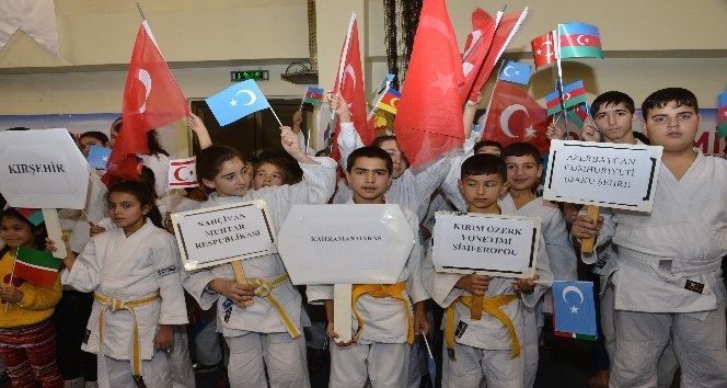Adana’da judo kardeşliği