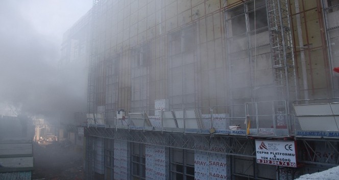 Kocaeli’de hastanede inşaatında korkutan yangın