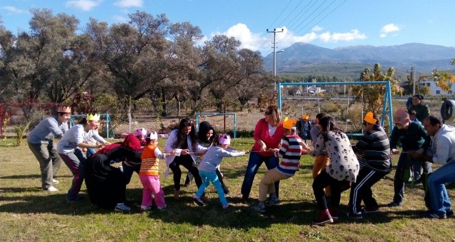 Fethiye’de Nursel Özdemir Özel Eğitim Kurumları ‘Engelliler Günü’nü kutladı
