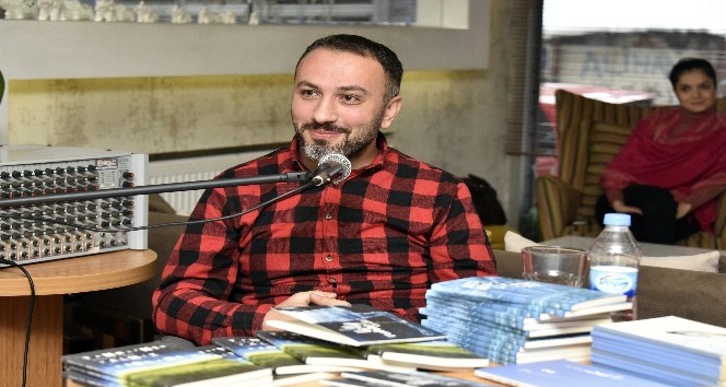 Yazar Serkan Türk, Gümüşhane’de söyleşi ve imza gününe katıldı
