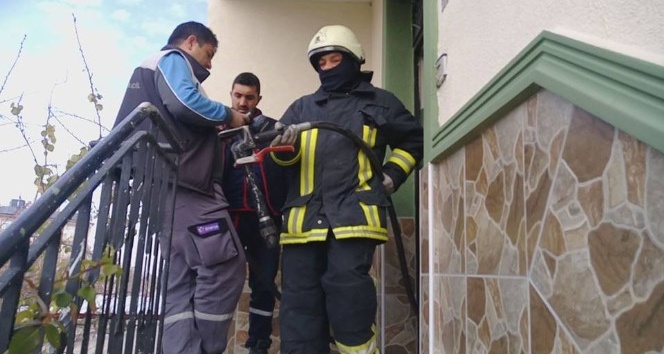 Mutfaktaki aspiratör patlayınca yangın çıktı