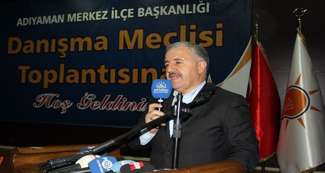 Bakan Arslan: “Darbe anayasasının bizim üzerimize biçtiği gömlek büyüyen Türkiye’ye, güçlenen Türkiye’ye dar geliyor”
