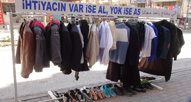 Yozgat’ta ‘İhtiyacın varsa al yoksa as’ kampanyası yoğun ilgi görüyor