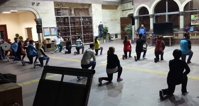 Nevşehir’de halk oyunları kursu açıldı