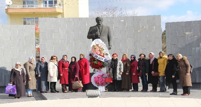 Ak Partili Kadınlar 5 Aralık Kadın Hakları Gününü kutladı