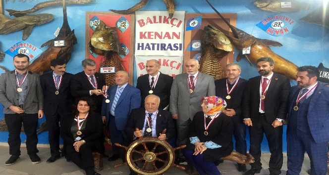 AK Partili Meclis üyeleri Balıkçı Kenan Deniz Canlıları Müzesi’ni gezdi