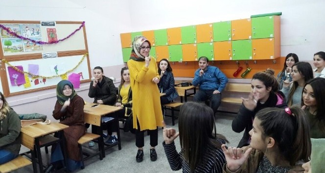Hisarcık’ta işaret dili kursu açıldı