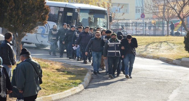 Karaman’da FETÖ’den gözaltına alınan 13 kişi adliyeye sevk edildi