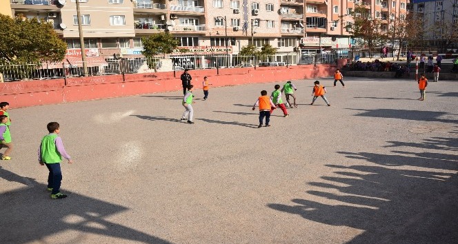 ‘Sınıflar Yarışıyor’ futbol turnuvası devam ediyor