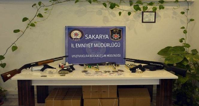Sakarya’da 200 polisle şafak vakti operasyon