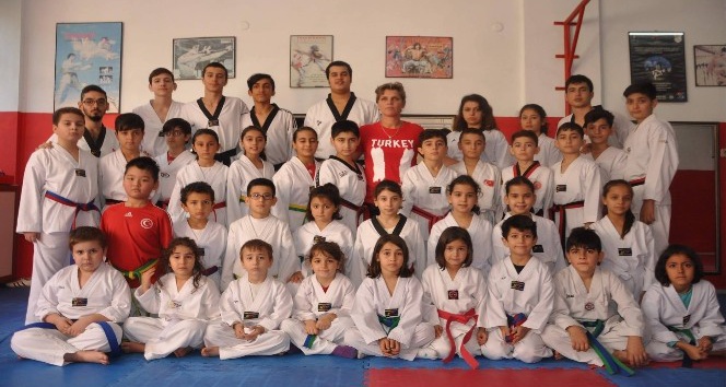 En iyi bayan hakem dünya Taekwondocularını yetiştiriyor