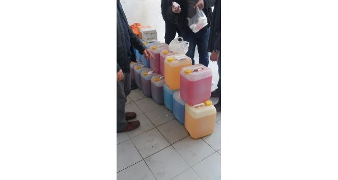 İzmir’de yılbaşı öncesi kaçak içki imalathanesine baskın