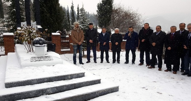Metin Türker mezarı başında anıldı