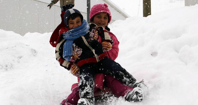 Kar yağışı nedeniyle 6 ilde okullar tatil edildi