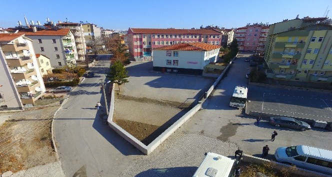 Beyşehir Belediyesi’nden okul bahçesi genişletme