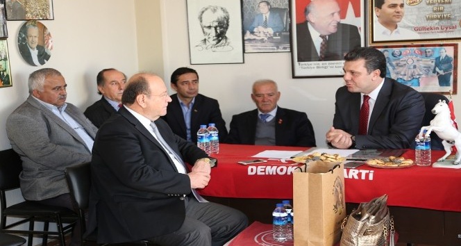Başkan Özakcan’dan Demokrat Parti’ye taziye ziyareti