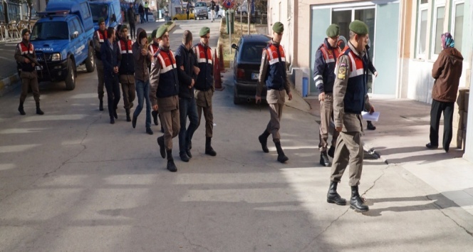 Jandarma kaçakların yerine geçti: Organizatörleri yakaladı