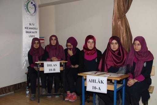 Oltu Kız Anadolu İmam Hatip Lisesi’nde Temel Dini Bilgiler yarışması düzenlendi