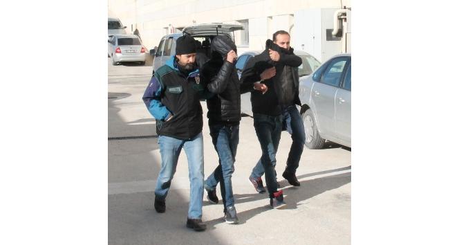 Elazığ’da uyuşturucu ticareti yapan 2 şüpheli tutuklandı