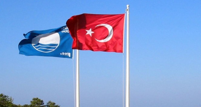 Ege kıyılarında 19 mavi bayrak iptal edildi