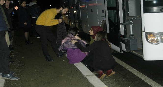 Öğrencileri taşıyan otobüs ile otomobil çarpıştı: 2 yaralı