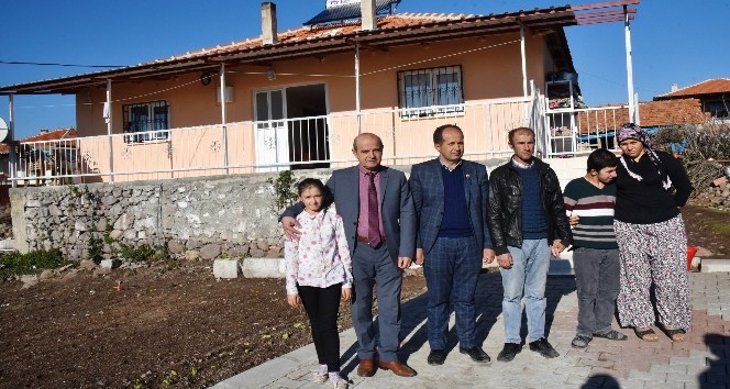 Yunusemre Belediyesi Pelitalan’da yanan evi yeniledi