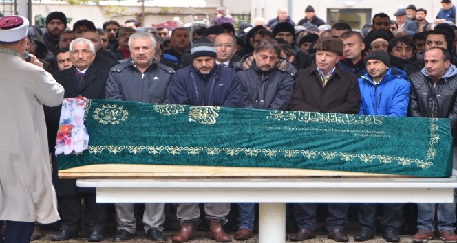 Hafriyat kamyonunun altında kalan 5 yaşındaki Yaren Aluç toprağa verildi